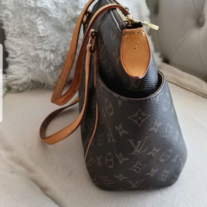 TOTALLY LOUIS VUITTON  3