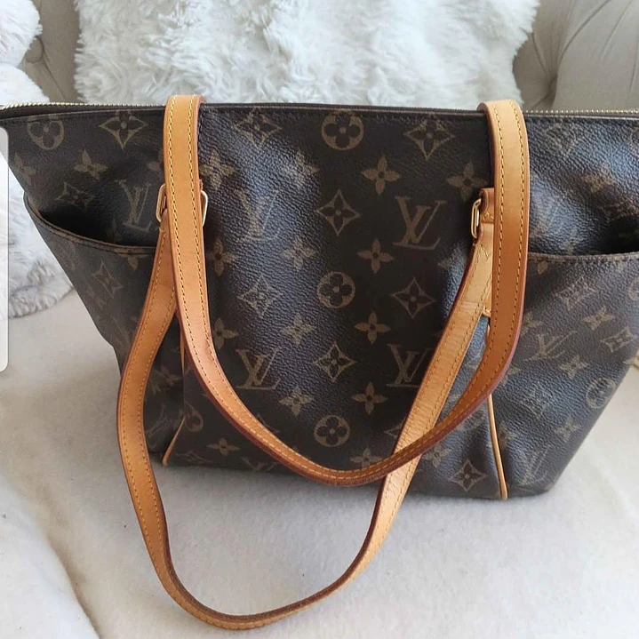 TOTALLY LOUIS VUITTON  5