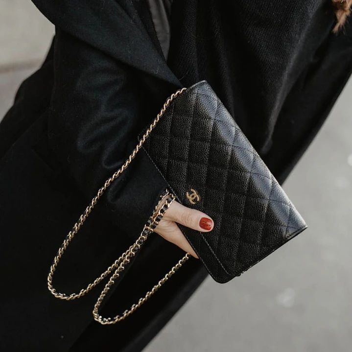 CHANEL  4