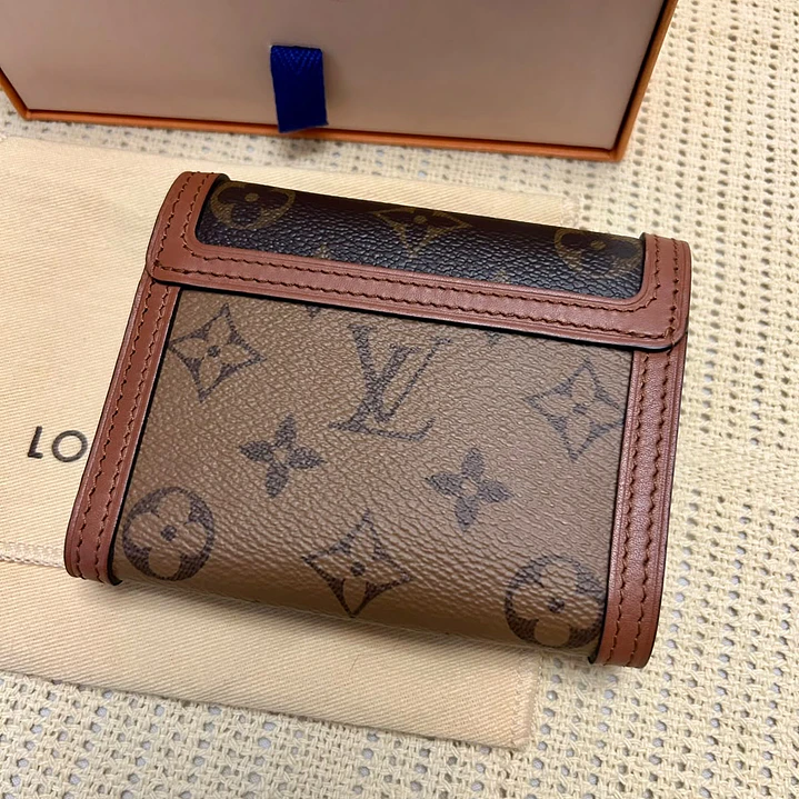 BILLETERA LOUIS VUITON  4