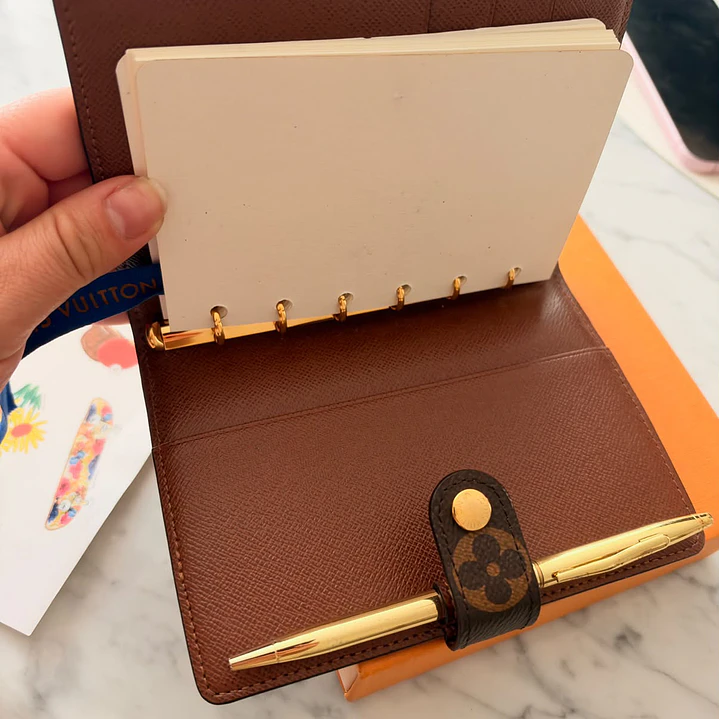 AGENDA LOUIS VUITTON  4