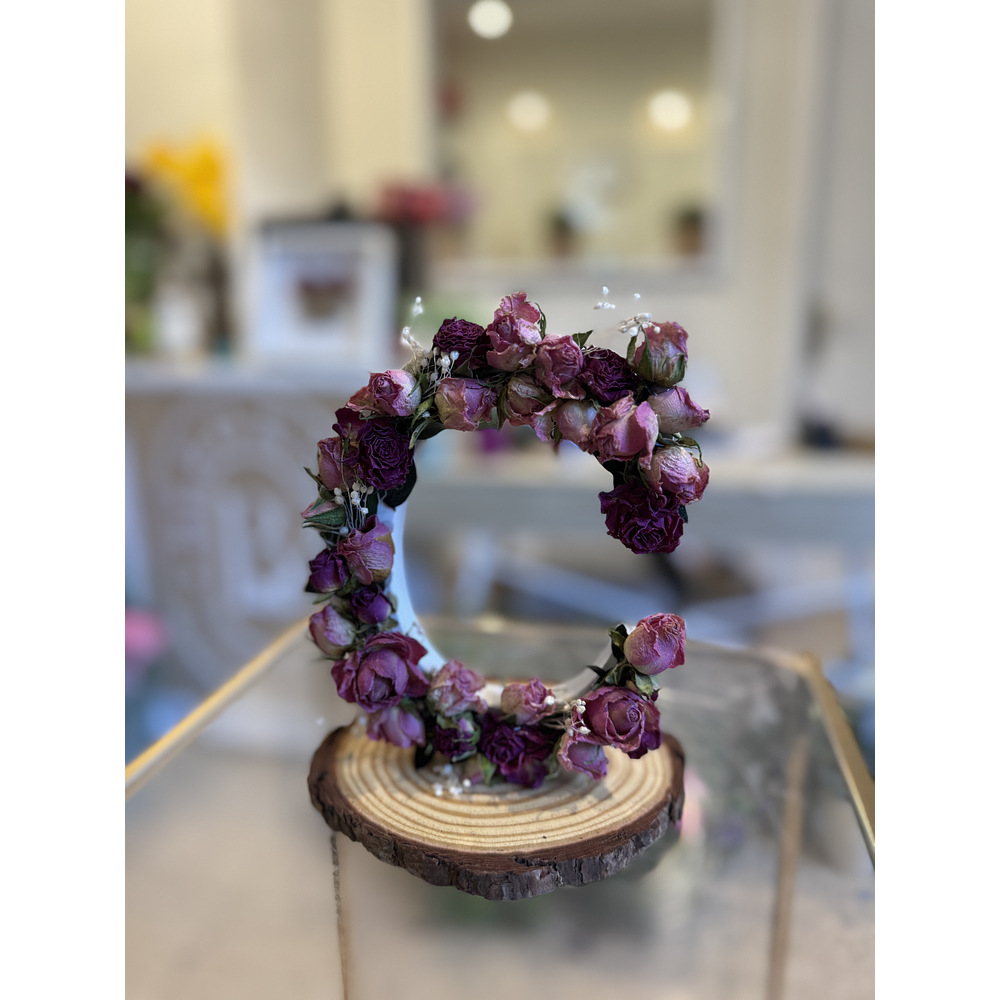 Iniciales con flores secas