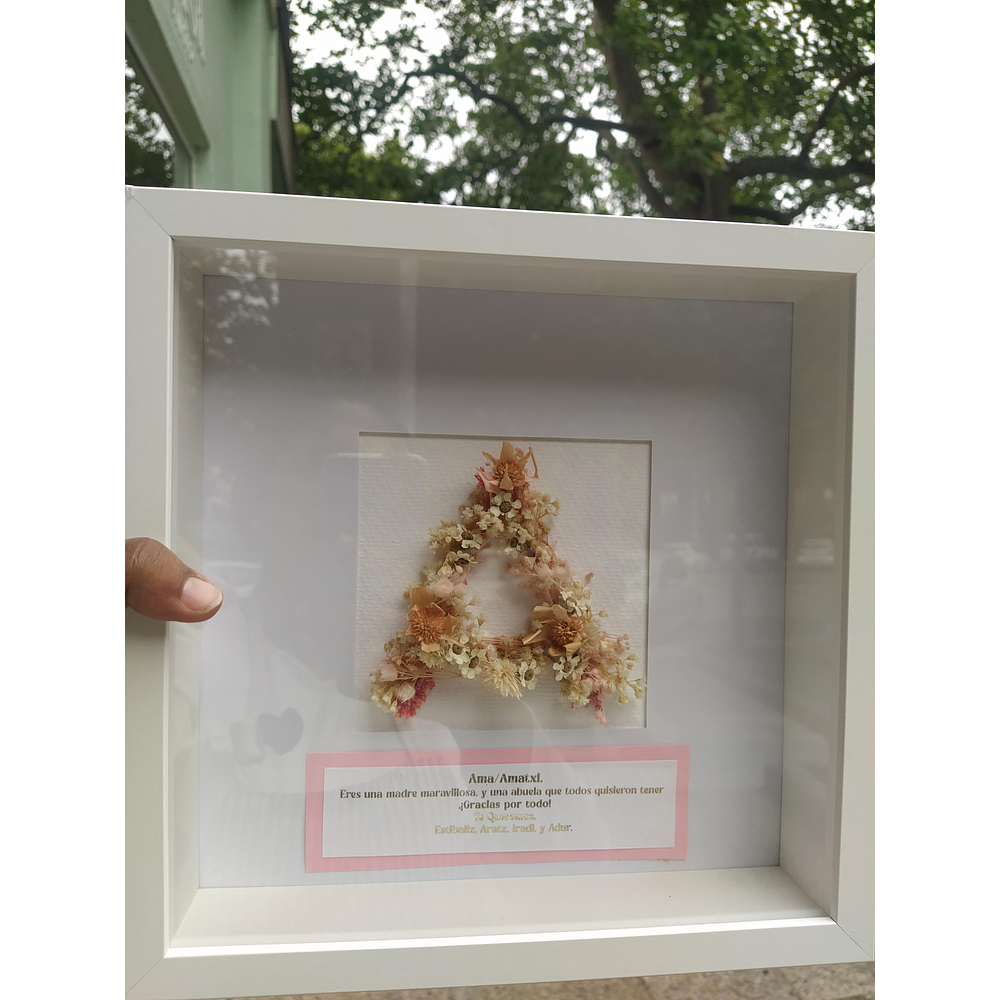 Cuadros con iniciales