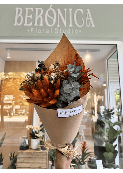 Ramos de flores secas.