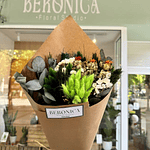 Ramos de flores secas.