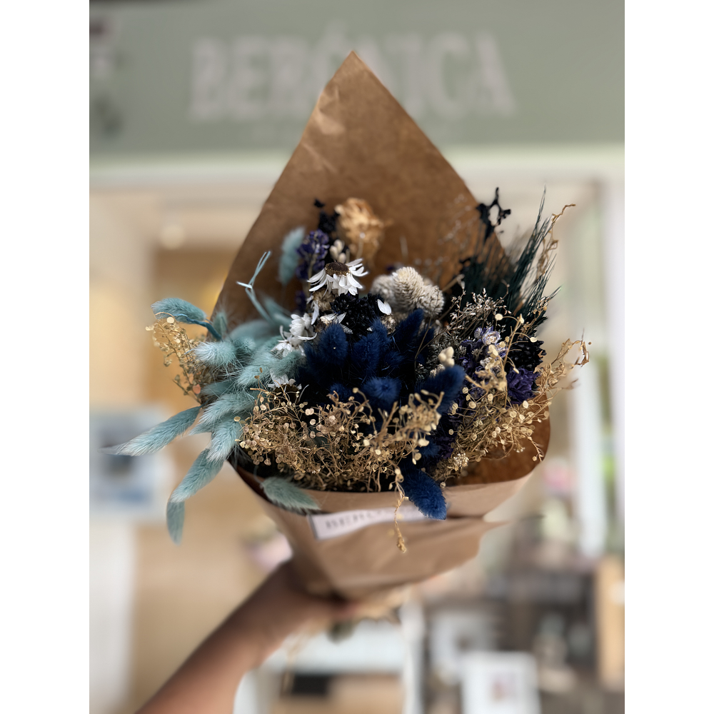 Ramos de flores secas.