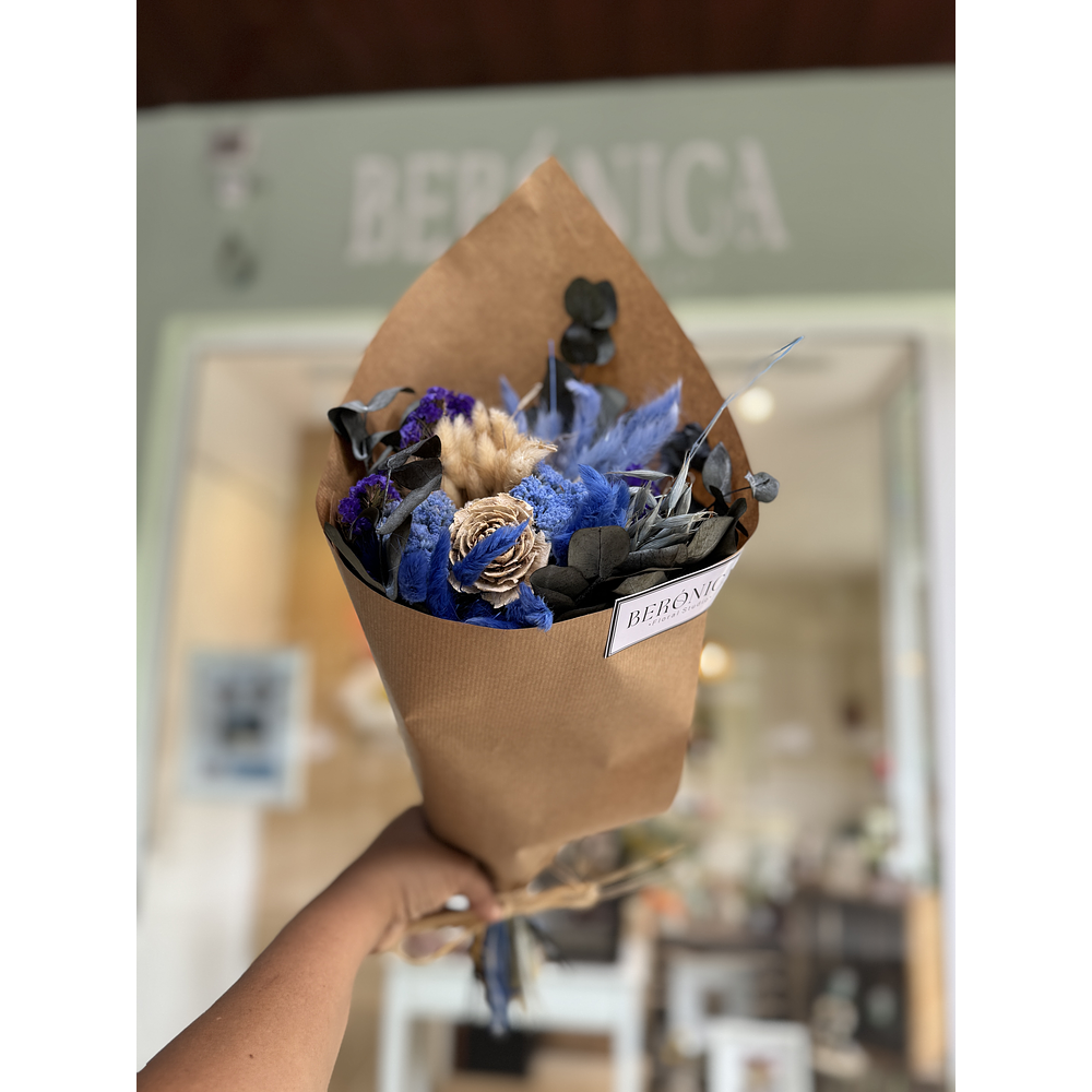 Ramos de flores secas.