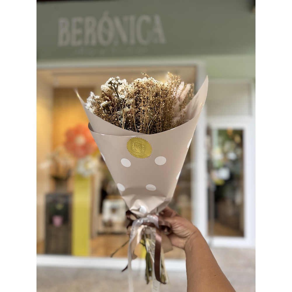 Ramos de flores secas.