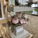 Caja Floral Premium con Rosa y Claveles