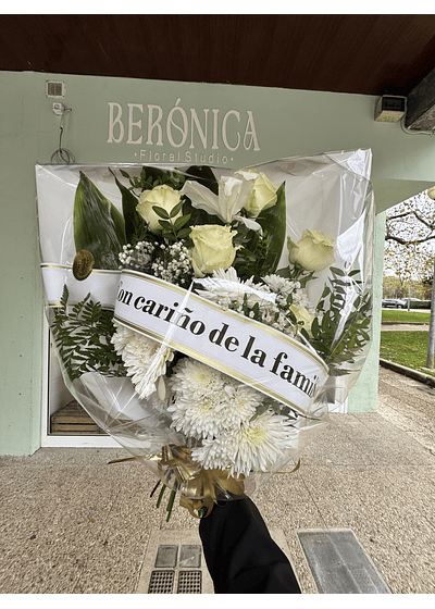 Ramo funerario tonos blancos 