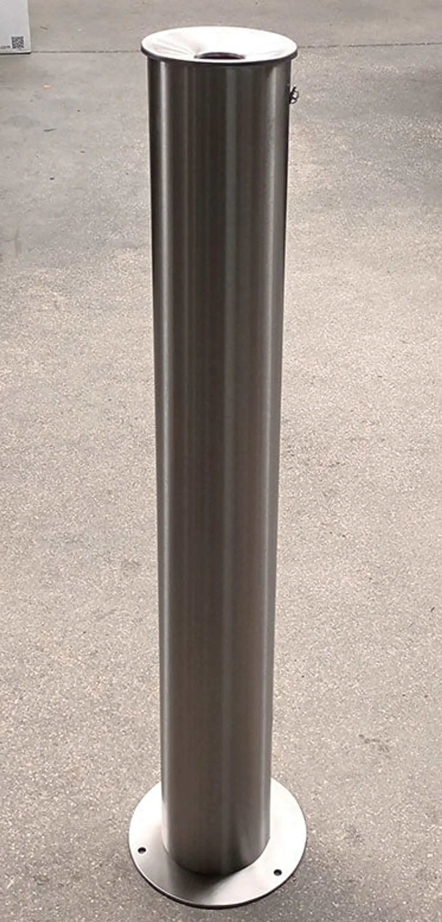 Cenicero de Pie Circular Inoxidable XL - 1 Litro 2