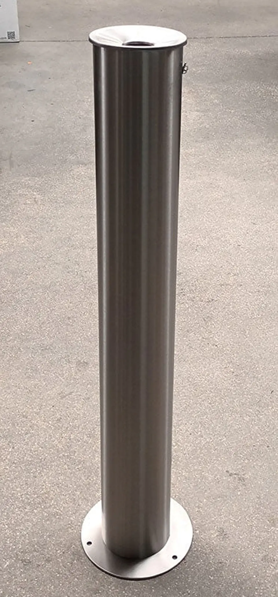 Cenicero de Pie Circular Inoxidable XL - 1 Litro 2