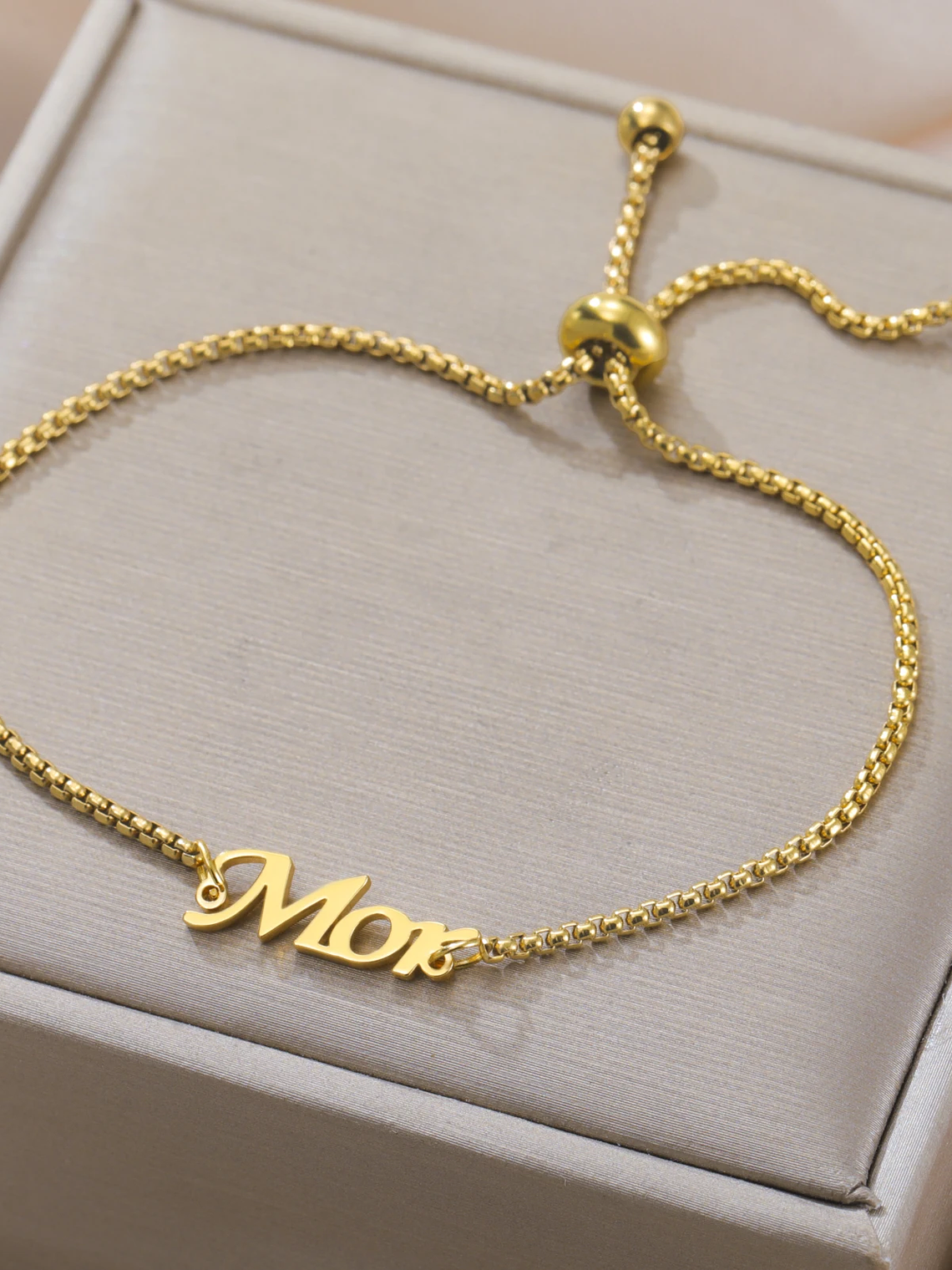 Pulsera con cadena y nombre 32