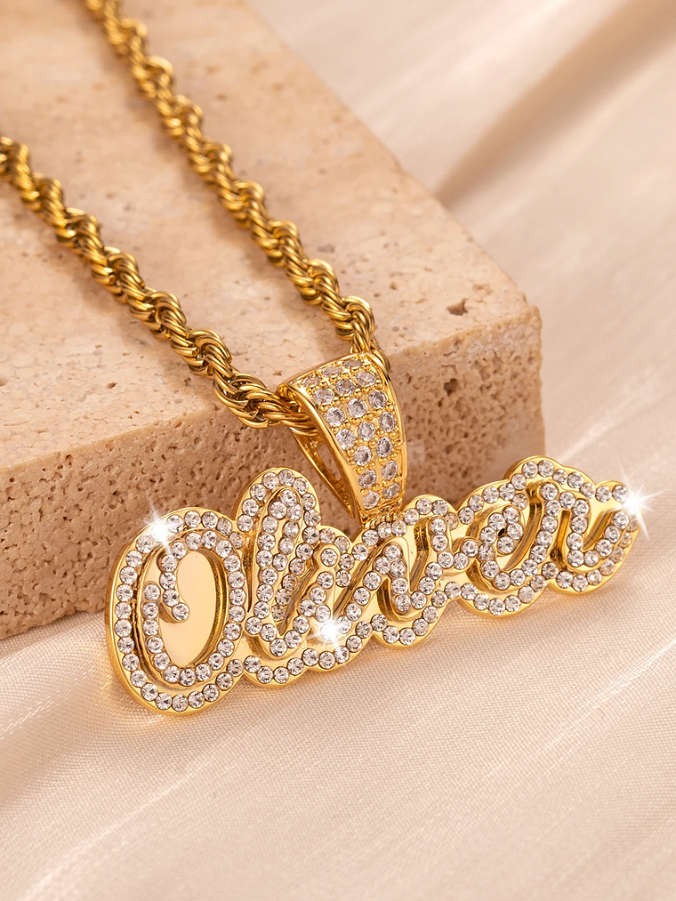 Cadena con nombre personalizado y brillo 2