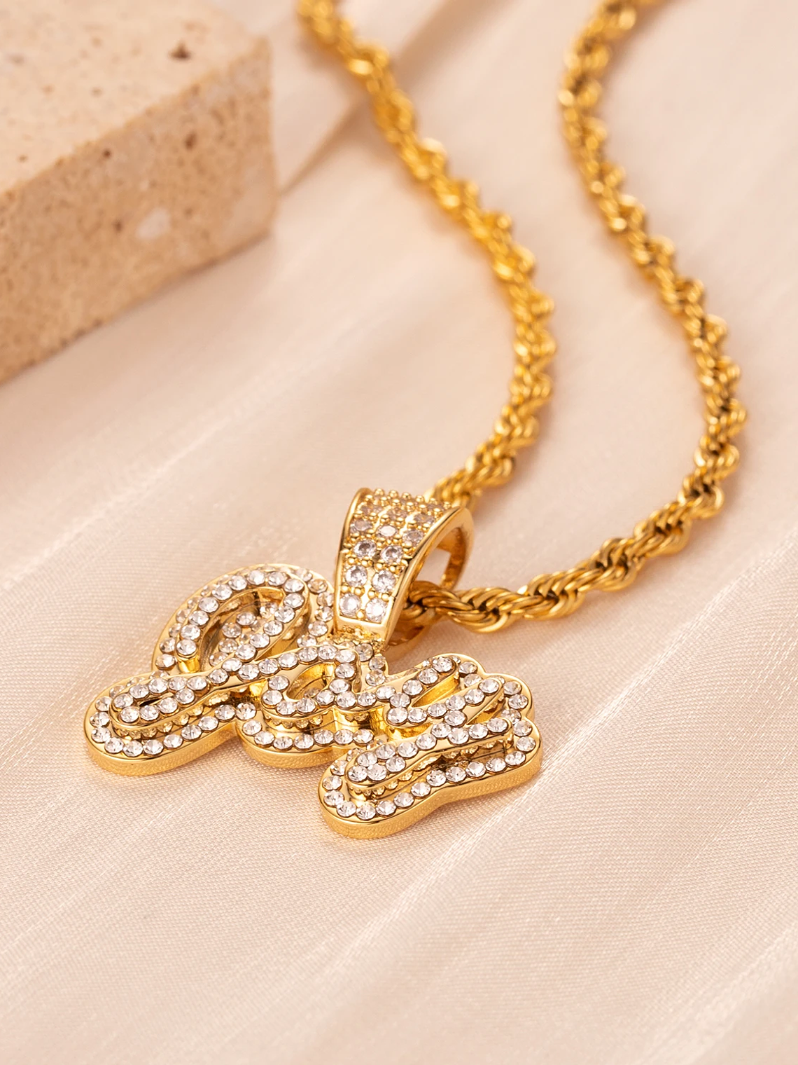 Cadena con nombre personalizado y brillo 3