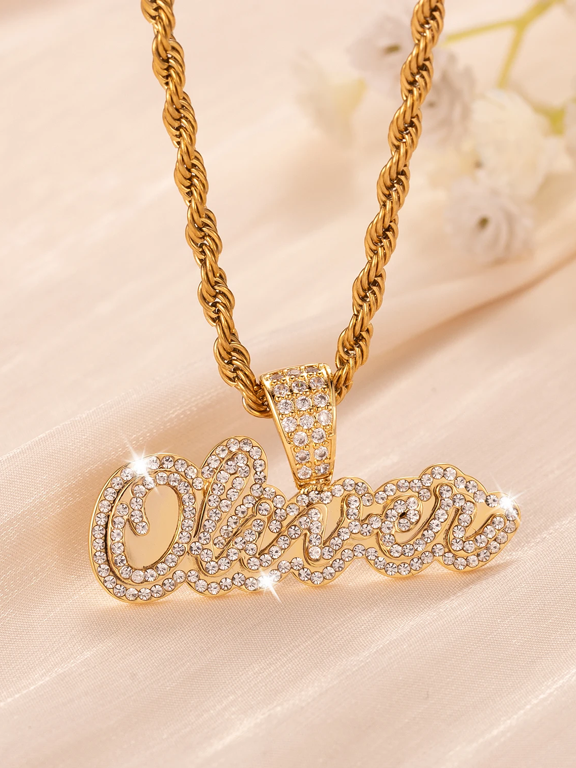 Cadena con nombre personalizado y brillo 4