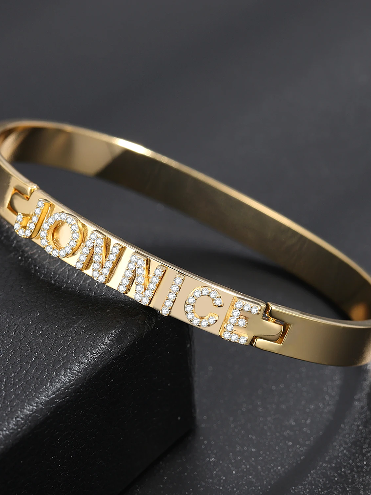 Pulsera con nombre y brillos 3