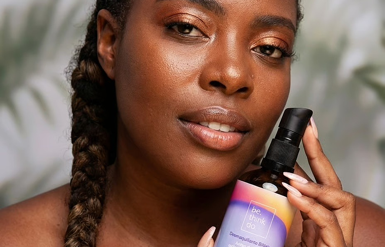 Rostro sin suciedad y hermosa en 1 paso: limpia, hidrata y humecta tu piel de forma natural