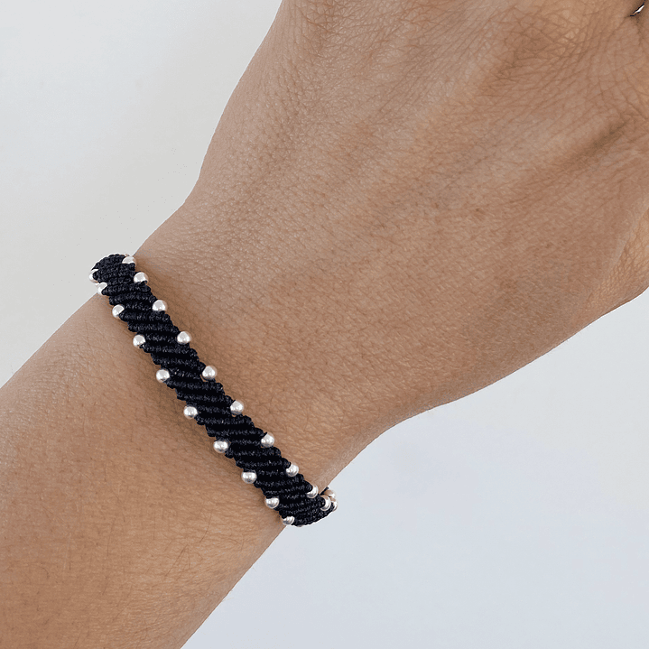 Pulsera MUST HAVE Negra 4
