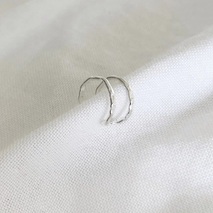 Ear Cuff dos líneas martilladas 1
