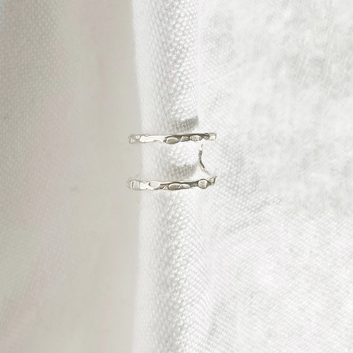 Ear Cuff dos líneas martilladas 2