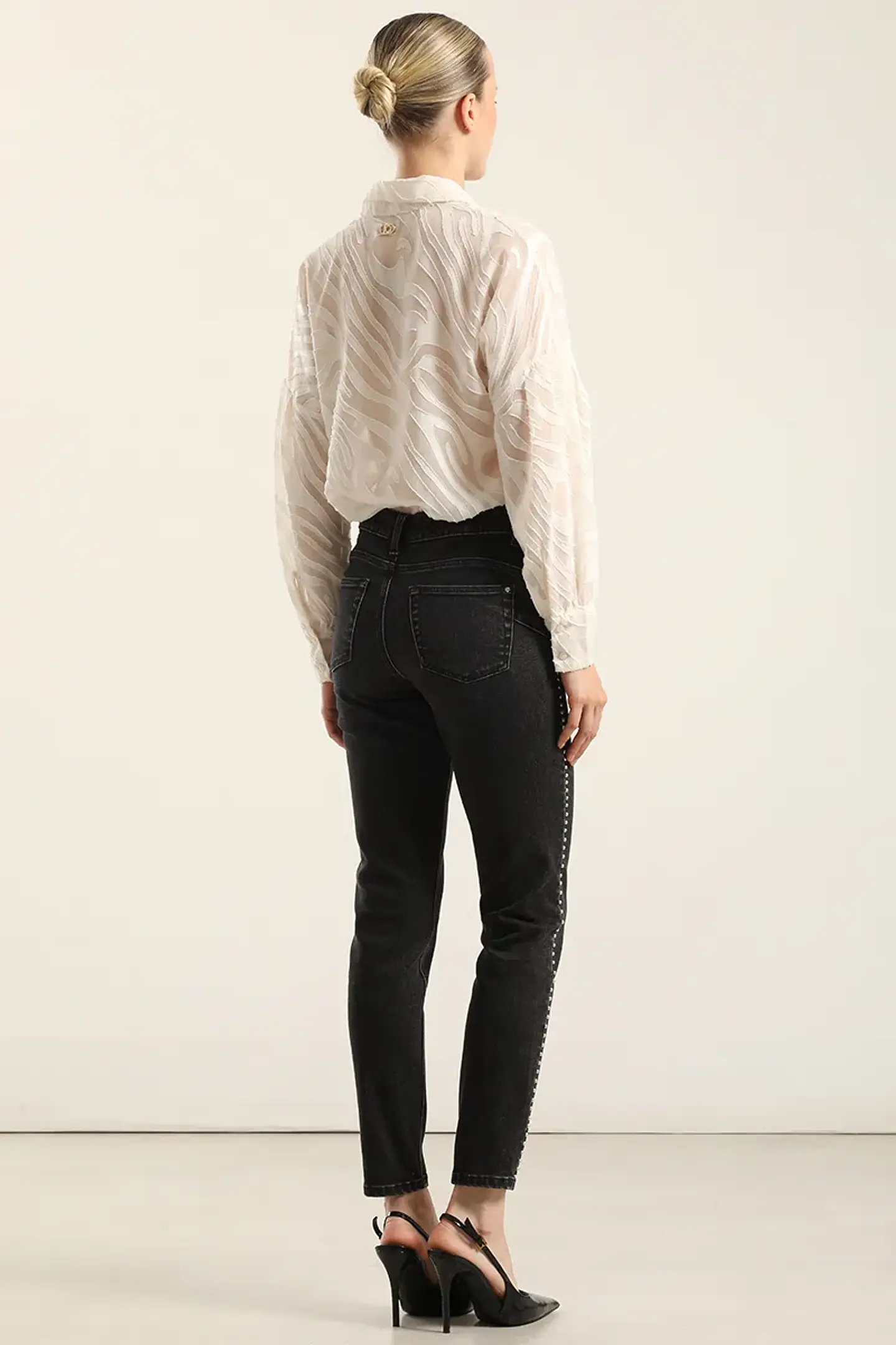 Jeans Skinny, Tiro Medio, Negro Liola 2