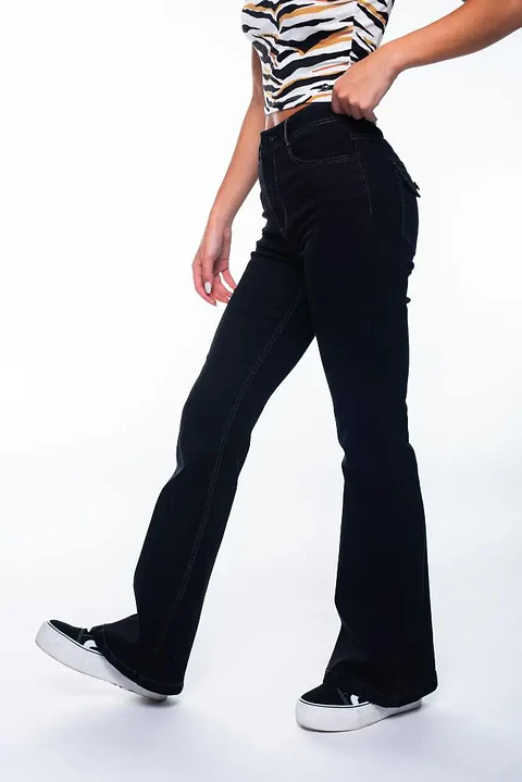 Jeans Feel Flare Mujer Bota Ancha Negro Efesis