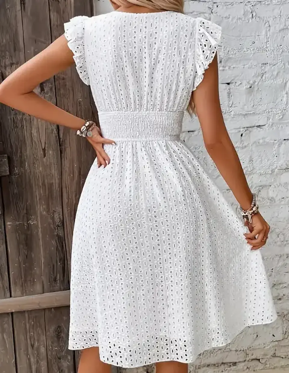 Vestido Hueco Con Escote En V Y Mangas Con Volantes 3