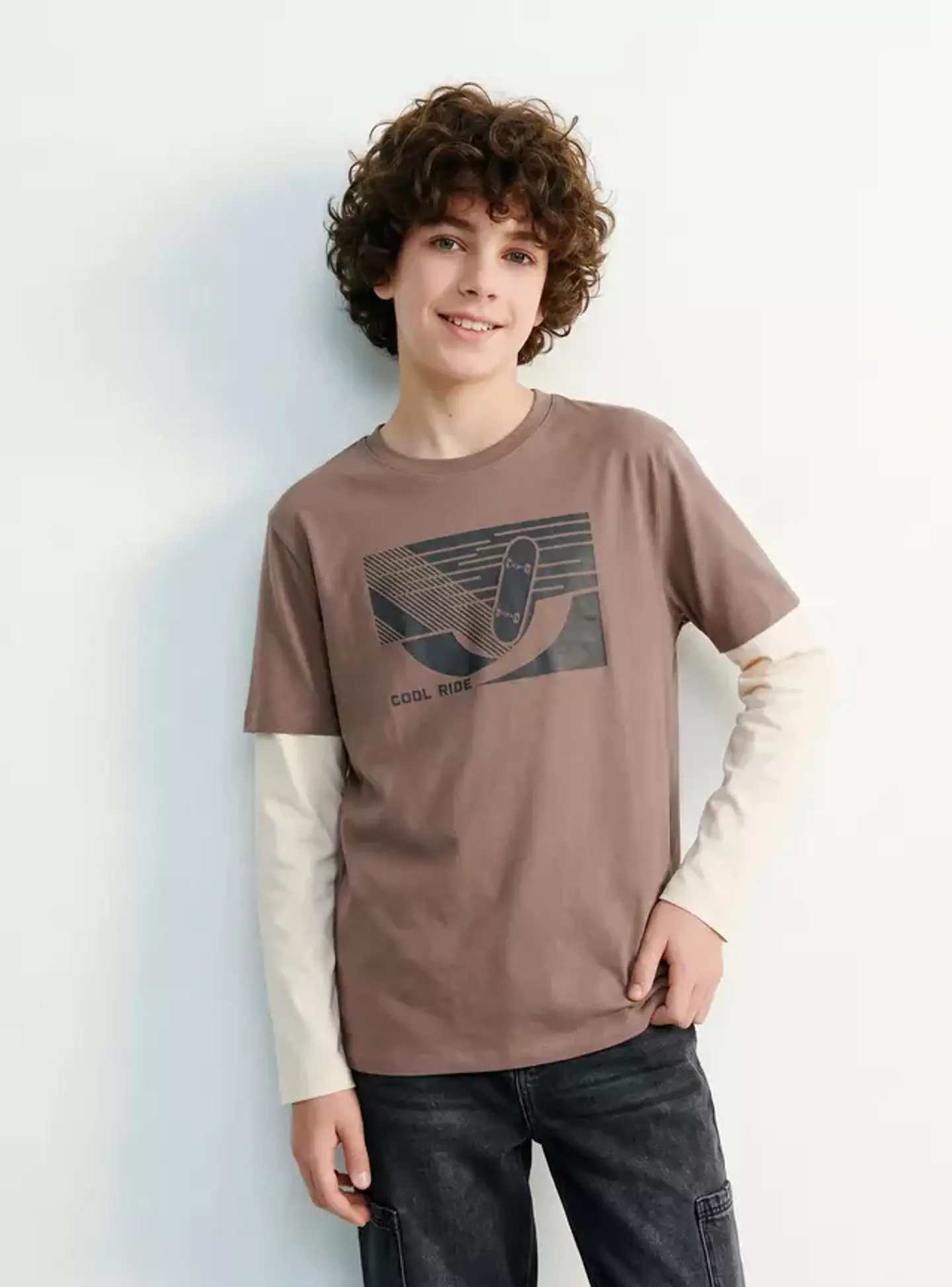 Polera Doble Manga con Focal Print Niño 1