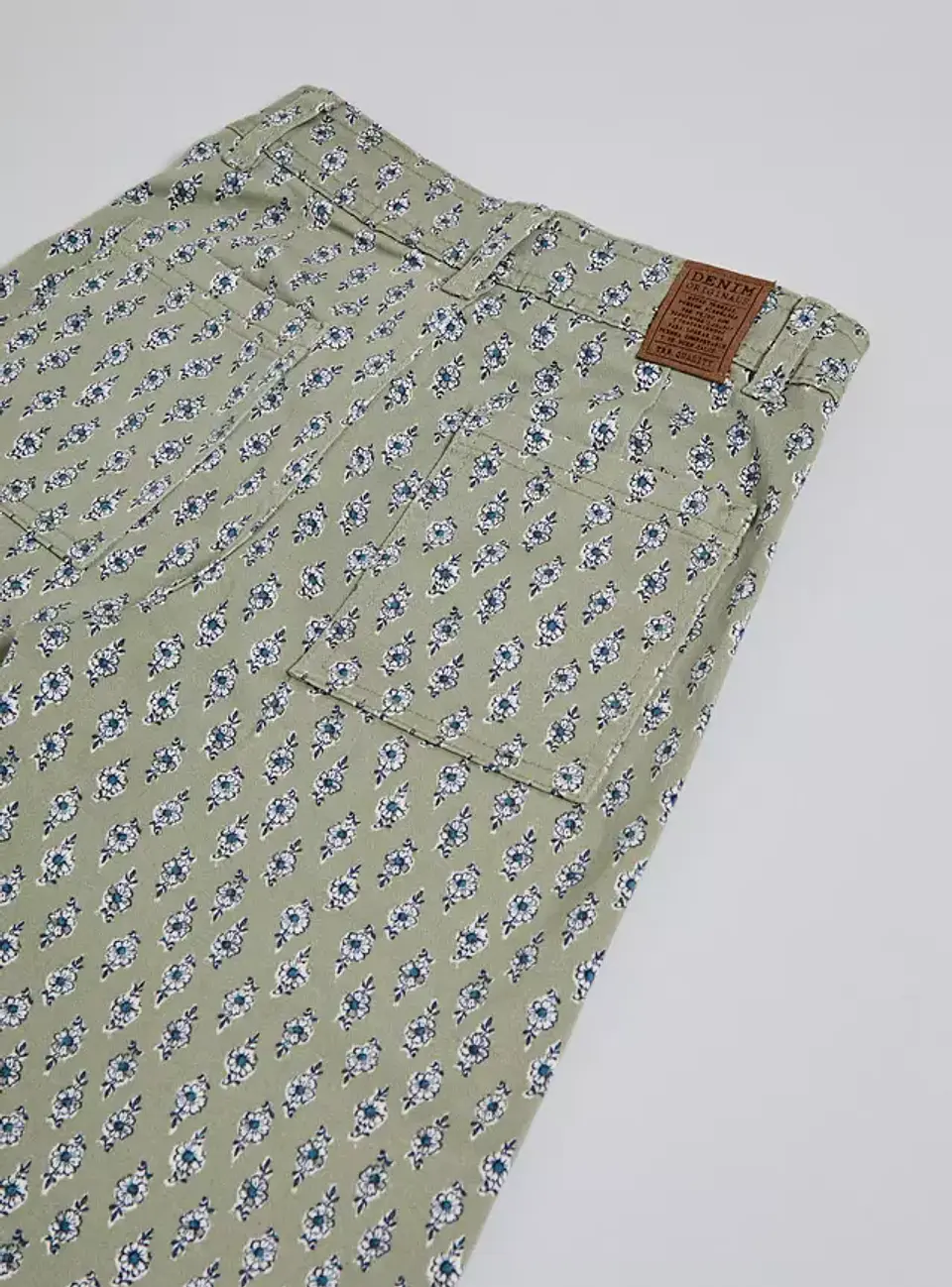 Pantalón Estampado Floral en Constraste 3