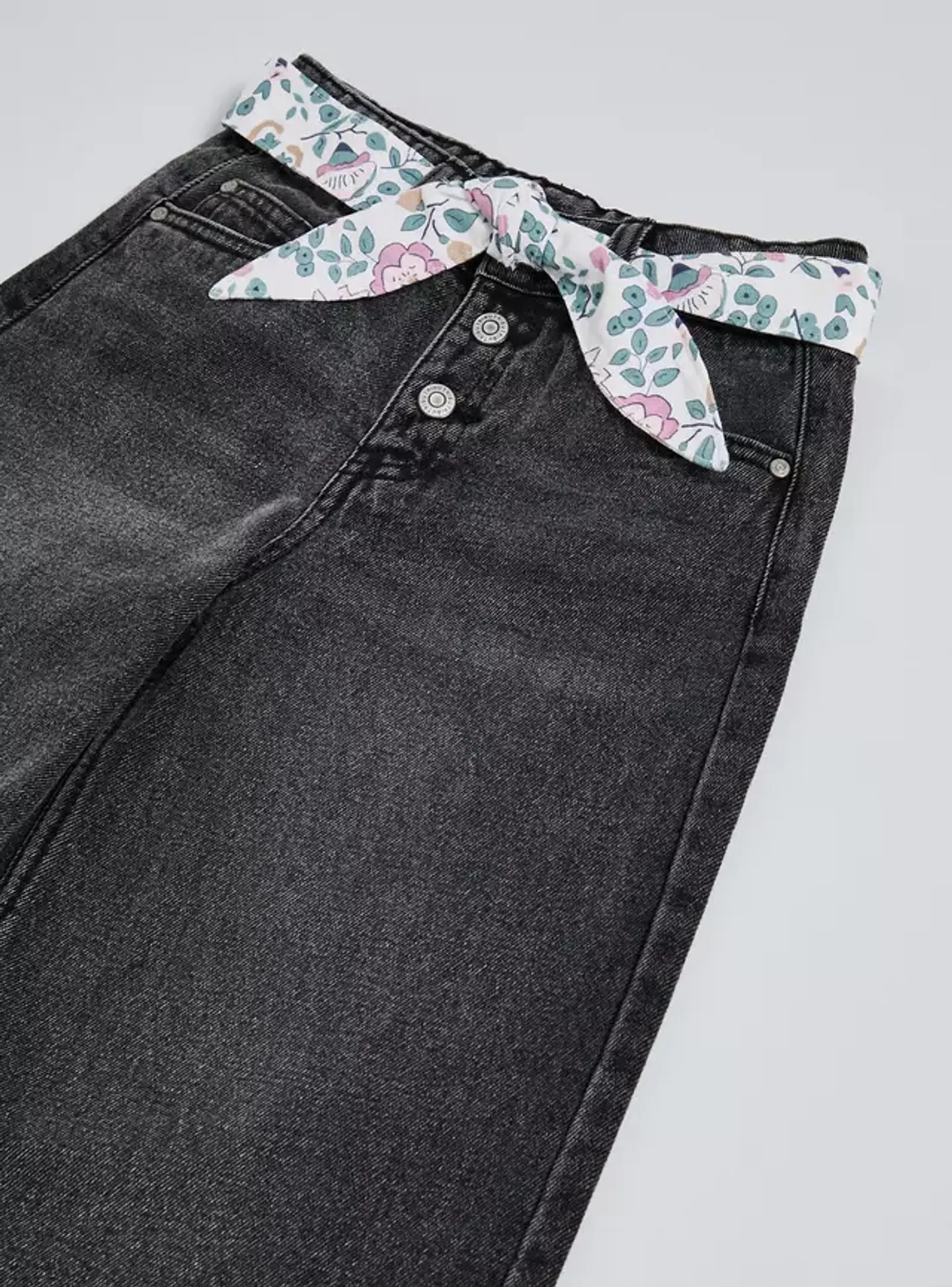 Jeans con Cinturón de Tela Estampado 3