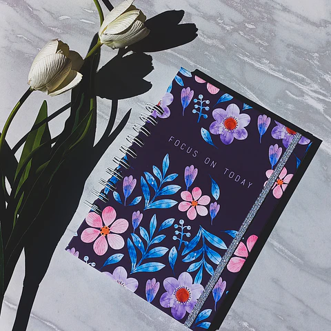 Cuaderno A5 (Tapa Dura) Focus on Today - 80 hojas puntos
