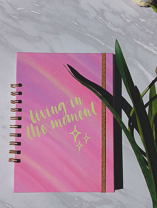 Cuaderno A5 (Tapa Dura) Living in the moment - 80 hojas puntos