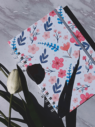 Cuaderno A5 (Tapa Dura) Portada Nº92  - 100 hojas cuadros