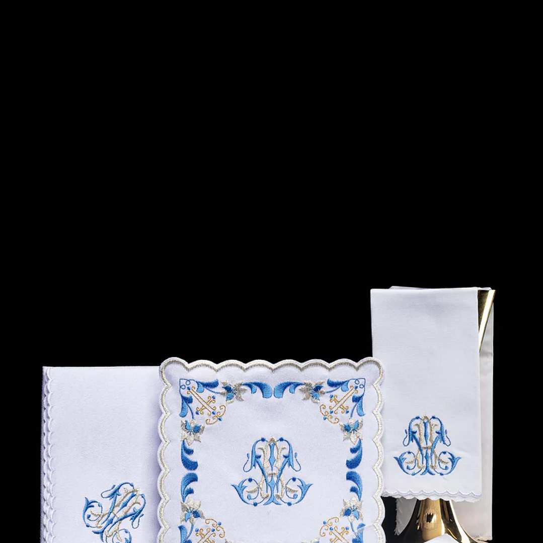 Juego Corporal de altar con bordado Mariano y ribete azul 1