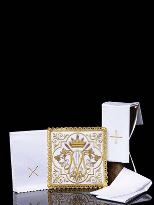 Conjunto Corporal de altar bordada con el símbolo mariano