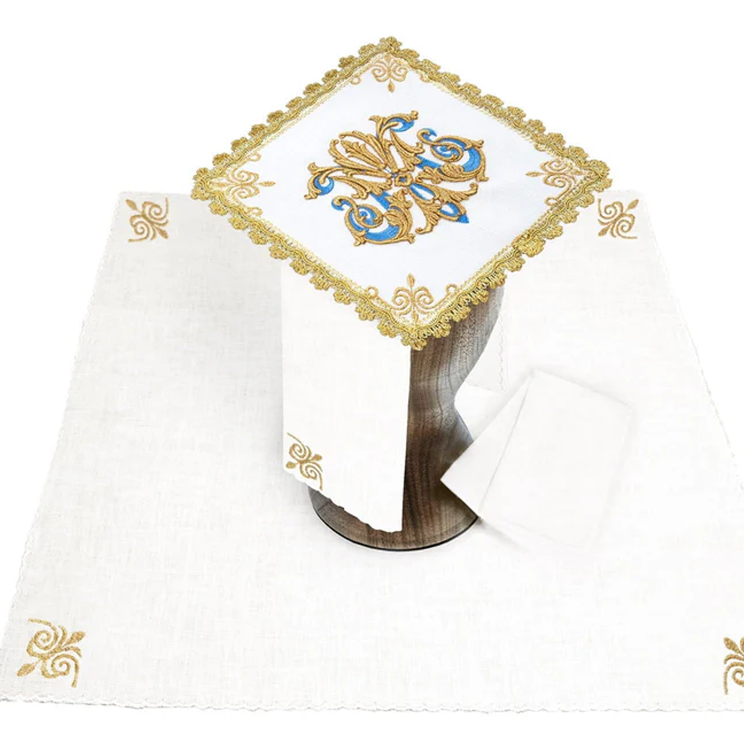 Juego corporal de altar bordado con símbolo Mariano de oro 1