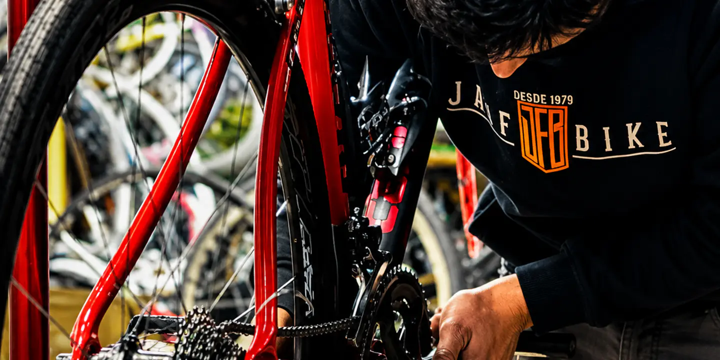 TU BICICLETA EN MANOS DE ESPECIALISTAS