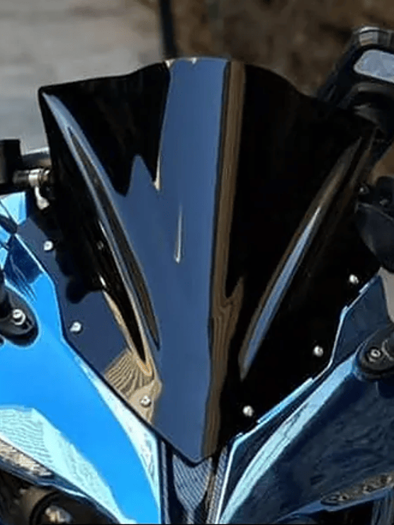 PARABRISAS NEGRO RS200 1