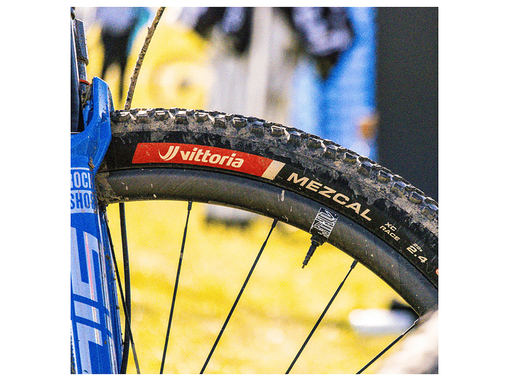 NEUMÁTICO VITTORIA MEZCAL 29X2.4 XC RACE FULL BLACK G2.0 29X2.4 CROSS COUNTRY TLR GRAPHENE + SILICA 3