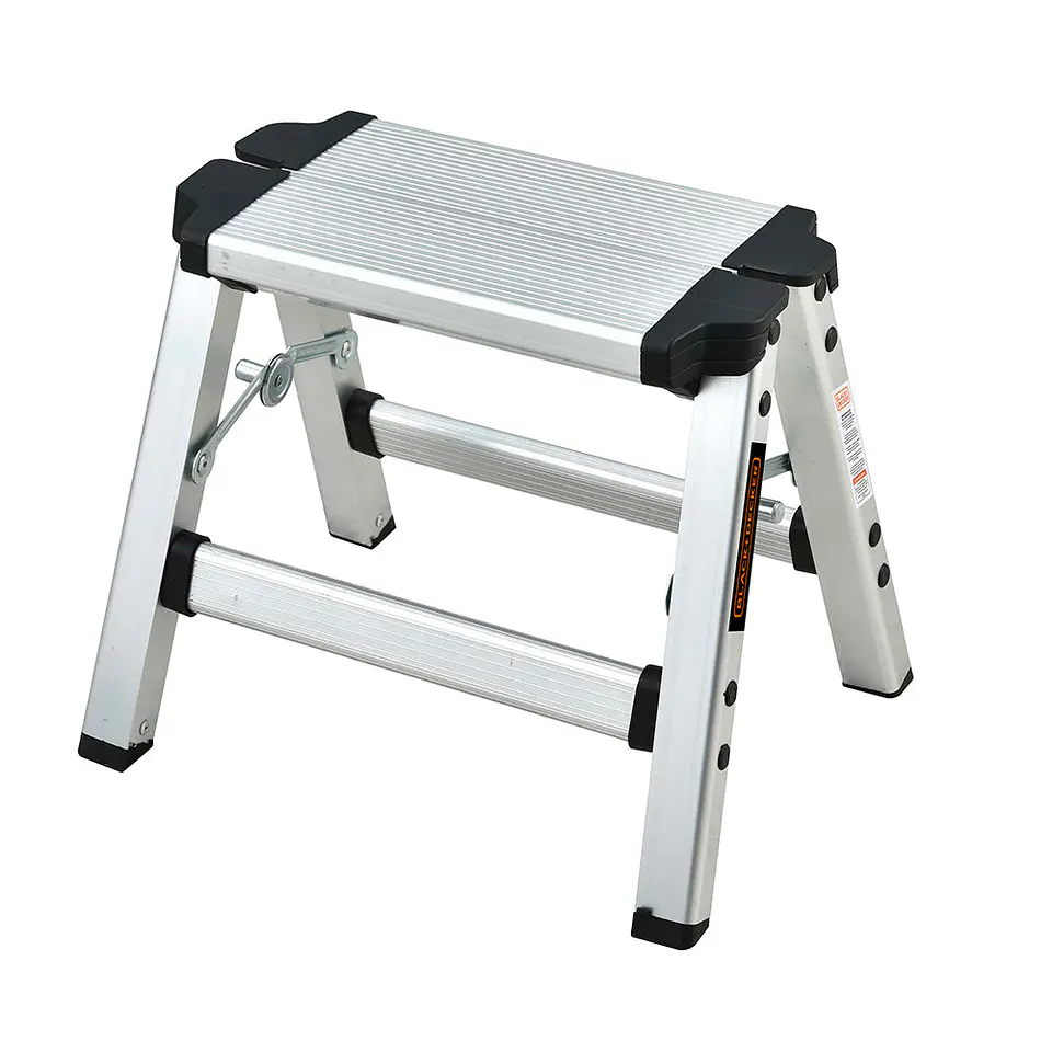 Escalera Black + Decker tipo Taburete 1 escalón, 30cm 1
