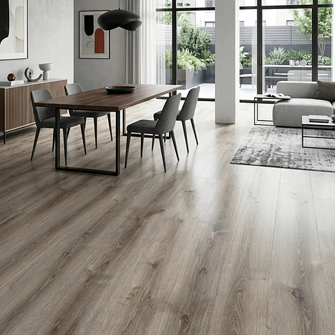 Piso Vinílico SPC Gris Alerce 2,24mt2, 5mm 122x18,4 cm