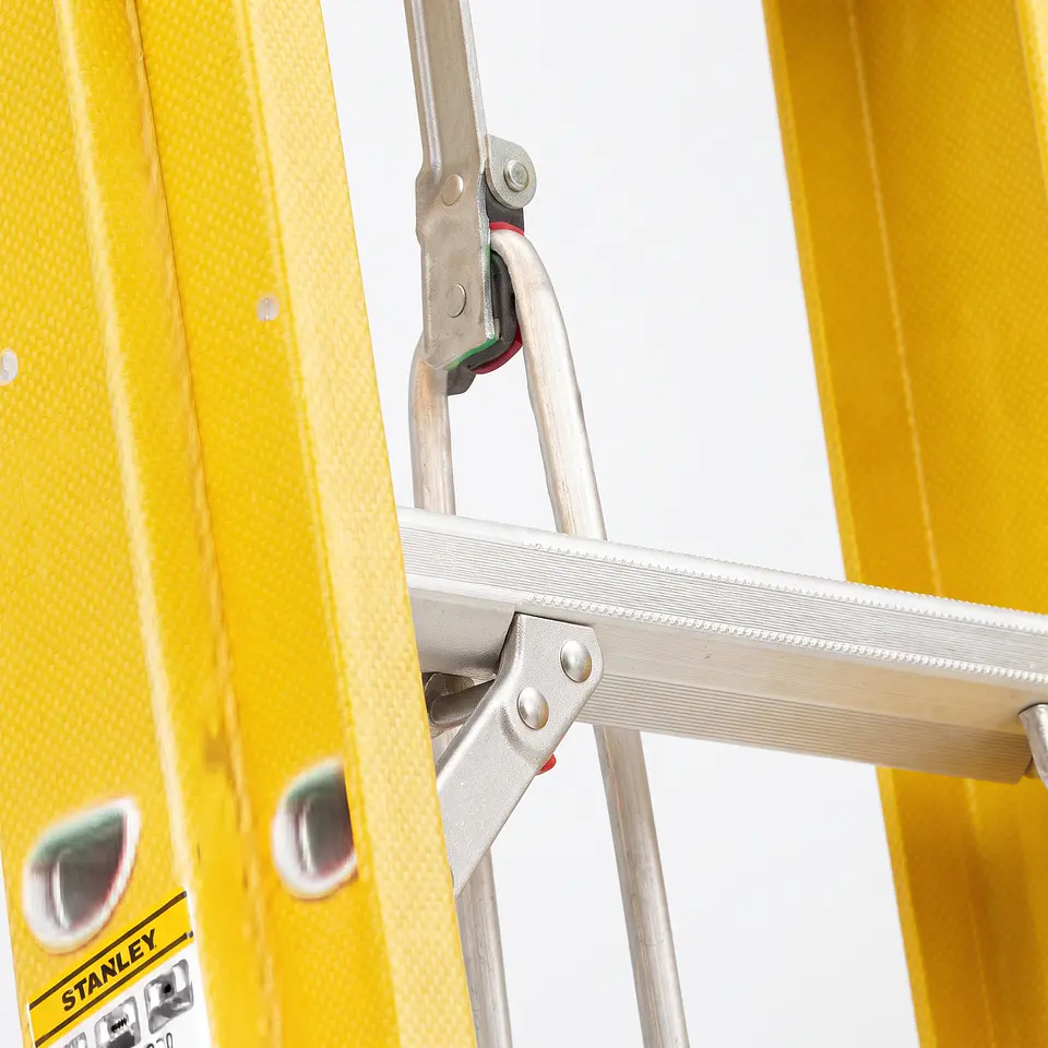Escalera Extensible de Fibra de Vidrio, Altura 440 CM STANLEY 5