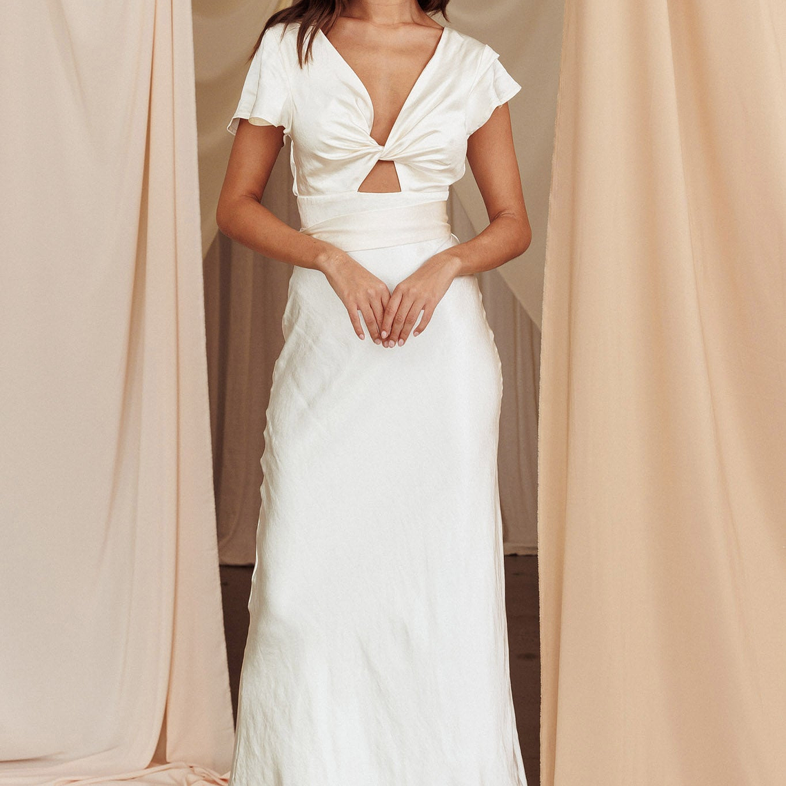 Irena Twist Bust Short Sleeve Dress Oyster 5