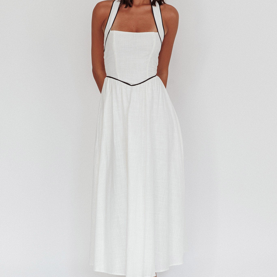 Rune Backless Maxi Dress White 3