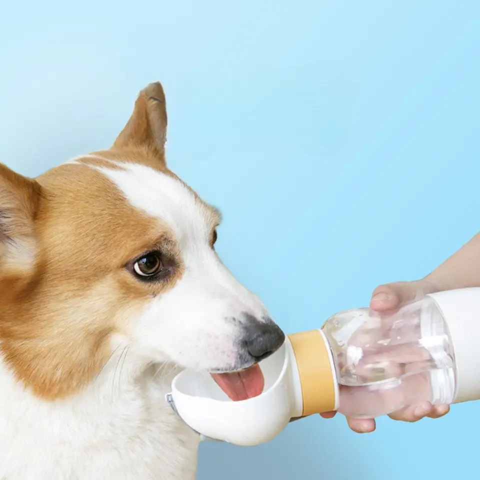 Botella Portatil 2 en 1 Agua 300ml y Alimento 200ml  (Canjea hasta 3000PB)  3