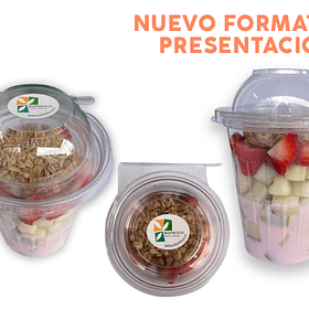 VASO DE FRUTA, GRANOLA Y YOGURTH