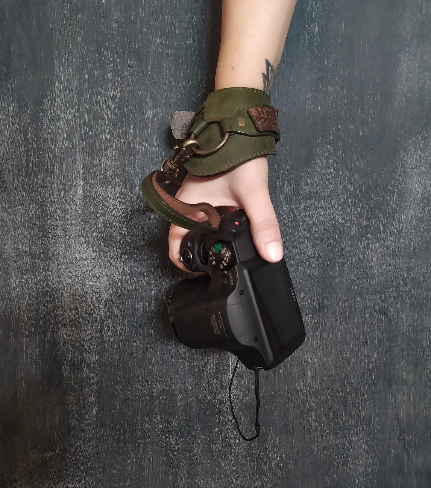 Camera Holder Handshot 3