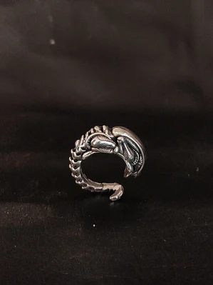 Anillo Xenomorfo