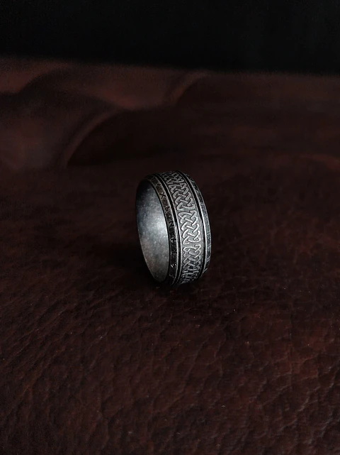 Anillo trenzado celta